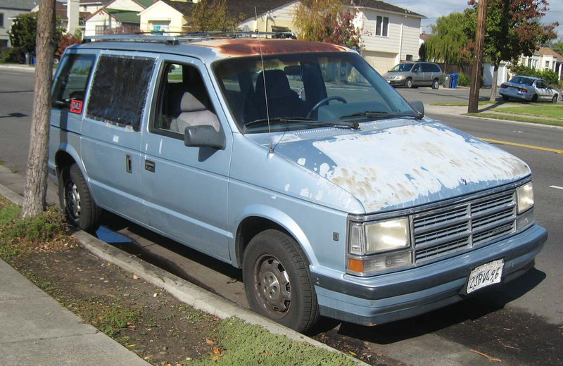 Illustration for article titled 1990 Dodge Caravan LE